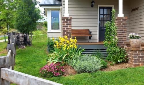 Deluxe One-Bedroom Cottage - Country