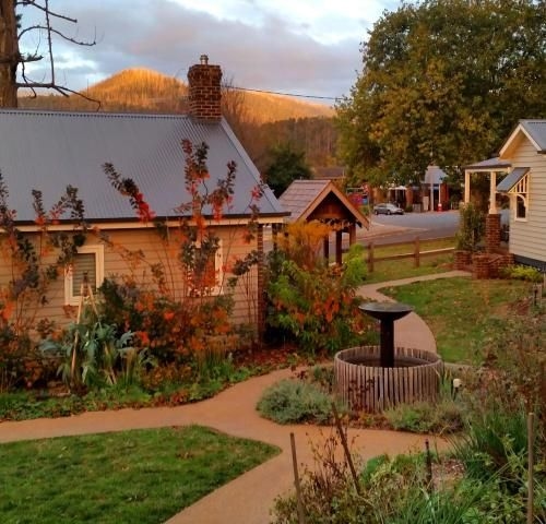 Marysville Garden Cottages2