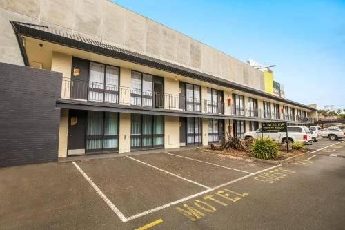Nightcap at Matthew Flinders Hotel0