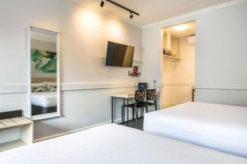 Studio Queen & Single with Free Welcome Drink For Two Guests