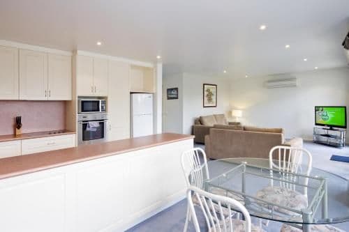 Superior One-Bedroom Apartment
