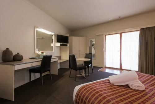 Bowen Inn Motel2
