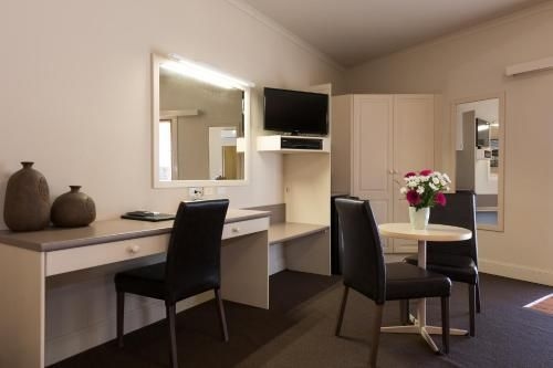 Bowen Inn Motel3