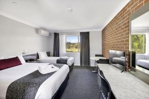 Deluxe Family Room