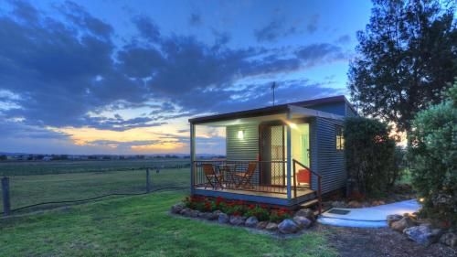 Killarney View Cabins and Caravan Park0