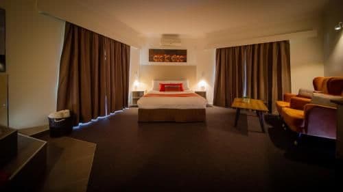 Queen Room with Spa Bath
