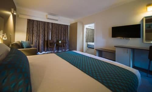 Deluxe Family Room