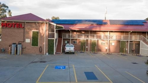 แฮมิลตันส์ ควีนเบียน โมเทล (Hamilton's Queanbeyan Motel)4
