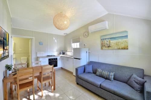 Beach Bungalow - 6