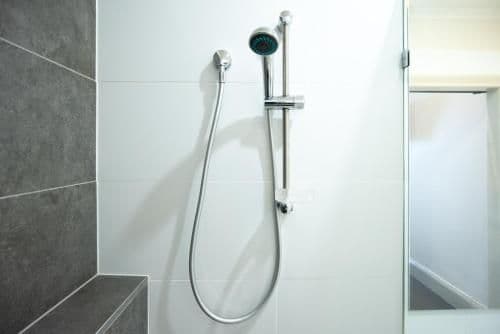 Queen Room (Shared Bathroom)