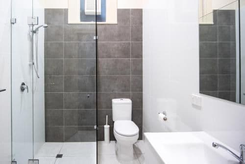 Queen Room (Shared Bathroom)