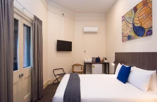 Queen Room (Shared Bathroom)