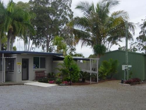 Deluxe Double Room (2 Adults + 1 Child)