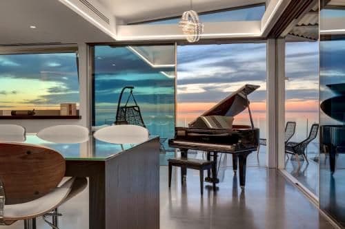 Villa - Beach Front