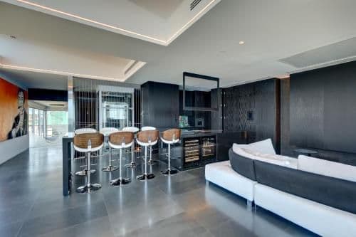Villa - Beach Front