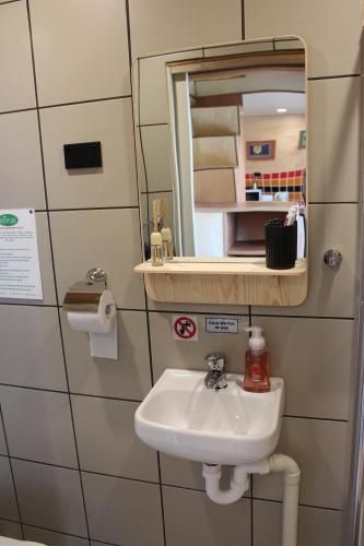 Tiny Cradle at The Good Place3