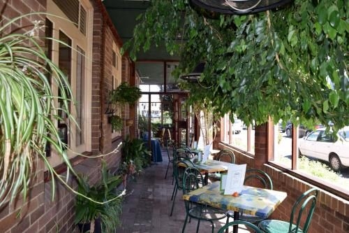 New Ivanhoe Hotel2