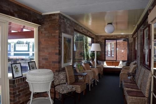 New Ivanhoe Hotel1