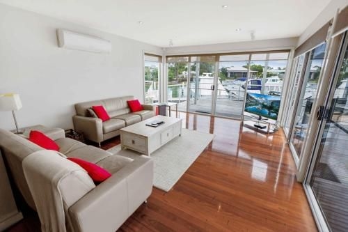 Beach 2 - Waterfront Villa And Beach4