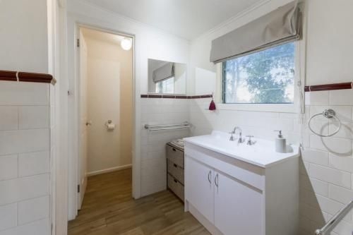 Katisha Cottage - Pet Friendly And Close To Town4