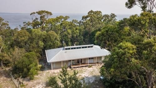 Acacia Lakehouse - The lake at your doorstep0