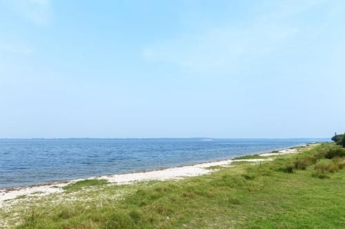 Acacia Lakehouse - The lake at your doorstep4