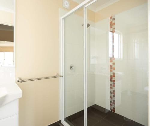 Quartz – 3 Bedroom Cabin