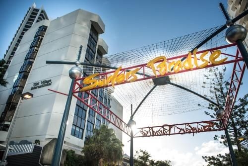 Tiki Hotel Apartments Surfers Paradise3