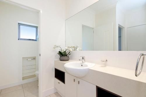 53 Hilton Esplanade4