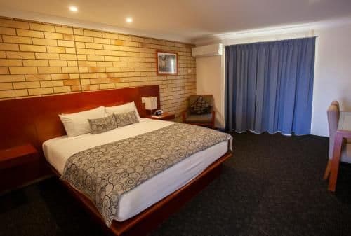 Deluxe King Suite