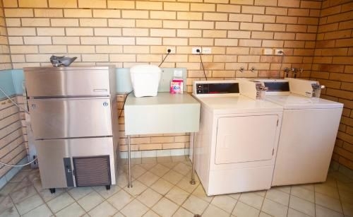 Western Heritage Motor Inn4