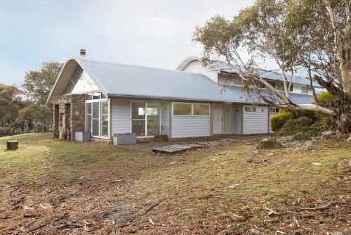 Silvertop Chalet1