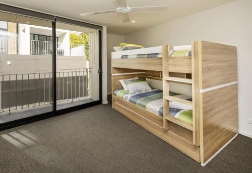 Chilam 'B' - Sophisticated Style With Views To The Lake & Mountains3