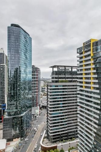 Views And Hotel-Style Extras In A Great Location1