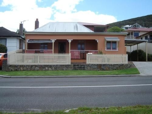 Albany Historic Cottage0