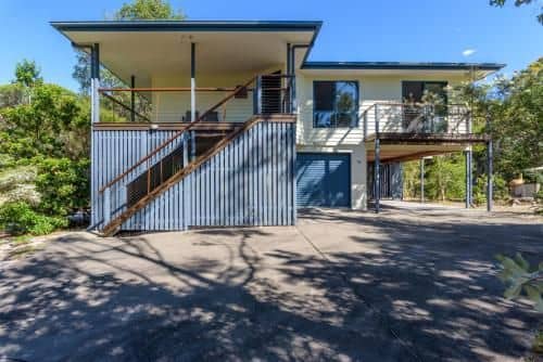 12 Ibis Court - Highset Beach House With Natural Bushland Gardens And Covered Decks 12 Ibis Court - Highset Beach House With Natural Bushland Gardens And Covered Decks