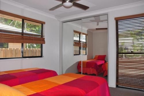 12 Satinwood Drive - Family Home With Swimming Pool Located In Natural Bushland And Close To Beach4