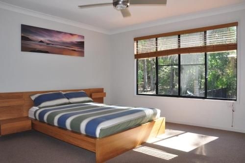 12 Satinwood Drive - Family Home With Swimming Pool Located In Natural Bushland And Close To Beach1