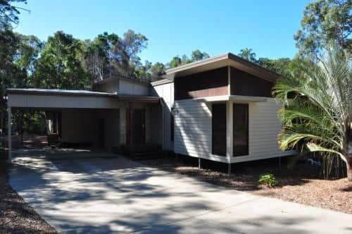 12 Satinwood Drive - Family Home With Swimming Pool Located In Natural Bushland And Close To Beach 12 Satinwood Drive - Family Home With Swimming Pool Located In Natural Bushland And Close To Beach