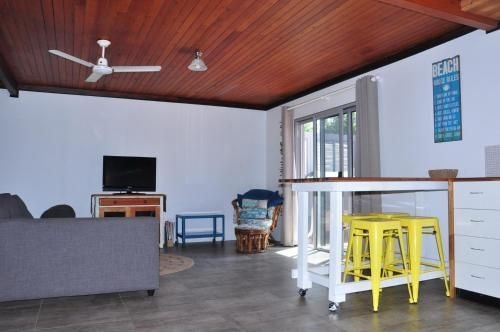 12 Zircon Street - Renovated Beach Shack With The Perfect Blend Of Comfort And Coastal Cool4