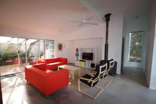 15 Belle Court - Modern, architect designed, open plan holiday home with outdoor shower4