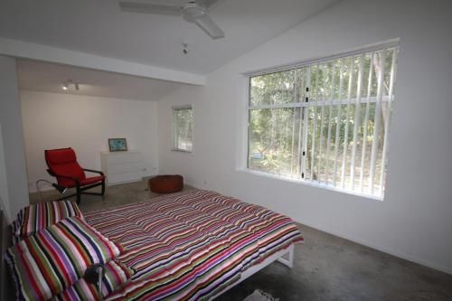 15 Belle Court - Modern, architect designed, open plan holiday home with outdoor shower2