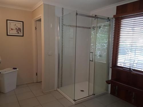 15 Larapinta Court - Family home with swimming pool in a quiet street and central location close to CBD4