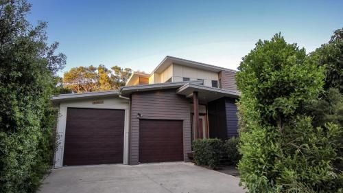 17 Naiad Court - Modern, open plan family home with covered outdoor area and double lock-up garage0