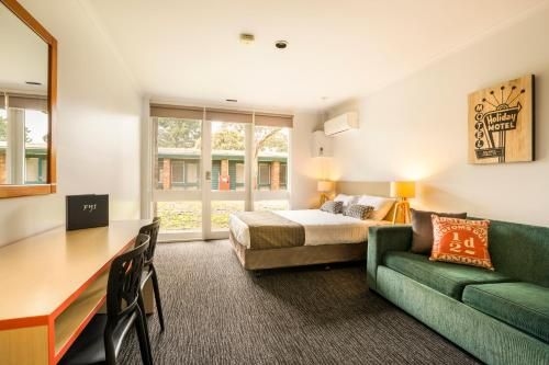 Burvale Hotel0
