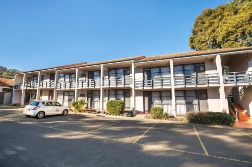 Nightcap at Ferntree Gully Hotel Motel2