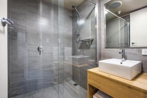 Two-Bedroom Apartment with Free Welcome Drink For Two Guests