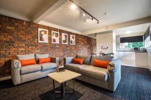 Two-Bedroom Apartment with Free Welcome Drink For Two Guests