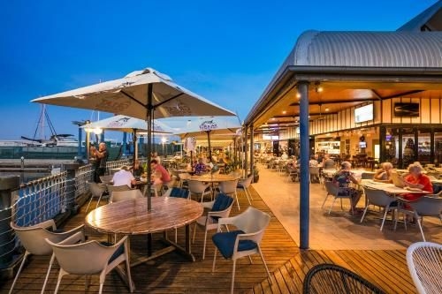 Nightcap at Kawana Waters Hotel4