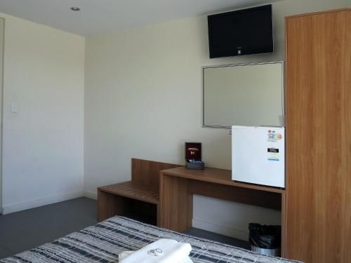 โรงแรม อัปเปอร์ รอส (Upper Ross Hotel)1
